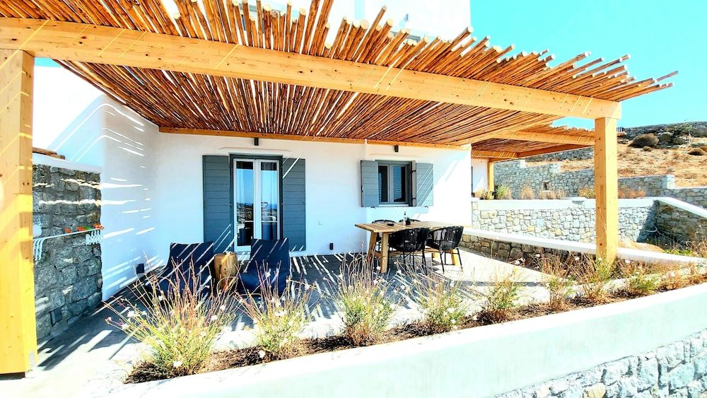 undefined PRIVILEGE HOUSES 5