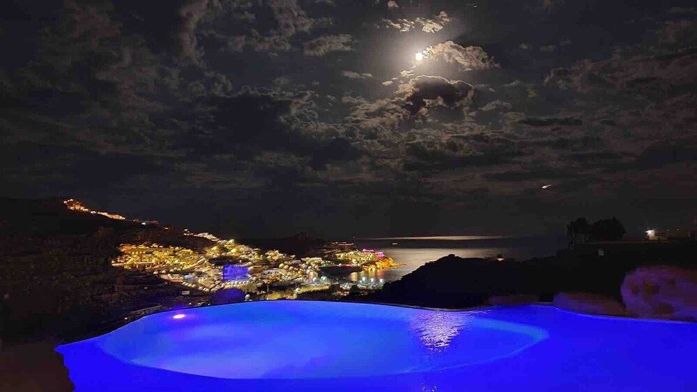 undefined Paraga Scorpios Villa 2 7mins Walk to Beach by Calypso Sunset Villas 4