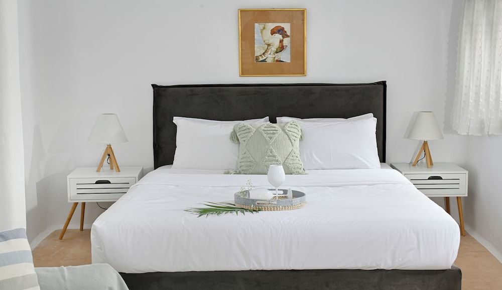 Paraga Scorpios Villa1 hot tub 7 Mins Walk to Beach by Calypso Sunset Villas Villa, 6 Bedrooms, Smoking, Balcony 2