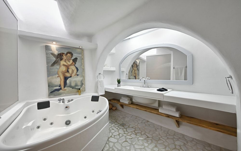 Paraga Scorpios Villa1 hot tub 7 Mins Walk to Beach by Calypso Sunset Villas Villa, 6 Bedrooms, Smoking, Balcony 19