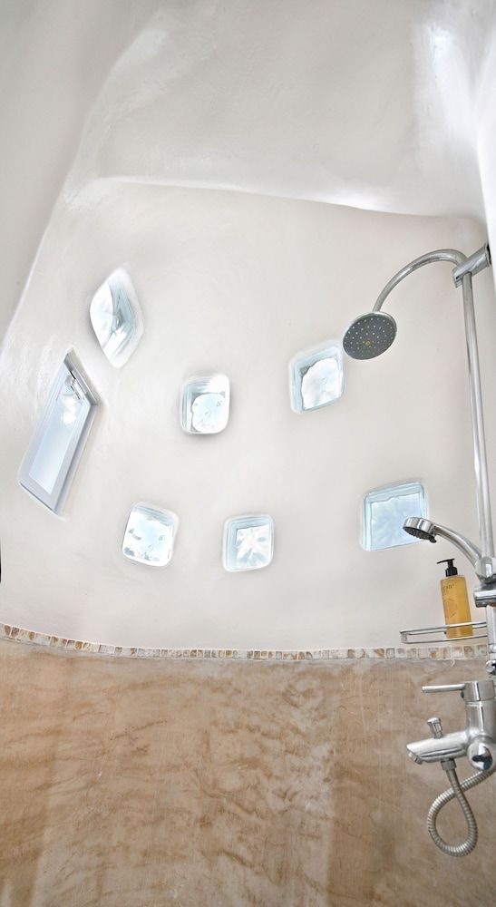 Paraga Scorpios Villa1 hot tub 7 Mins Walk to Beach by Calypso Sunset Villas Villa, 6 Bedrooms, Smoking, Balcony 15