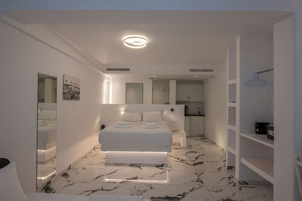 undefined Bianco a Nero Mykonos 5