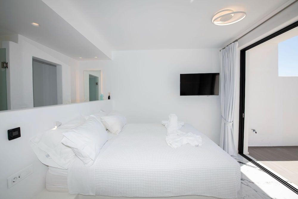 Bianco a Nero Mykonos Economy Room 3