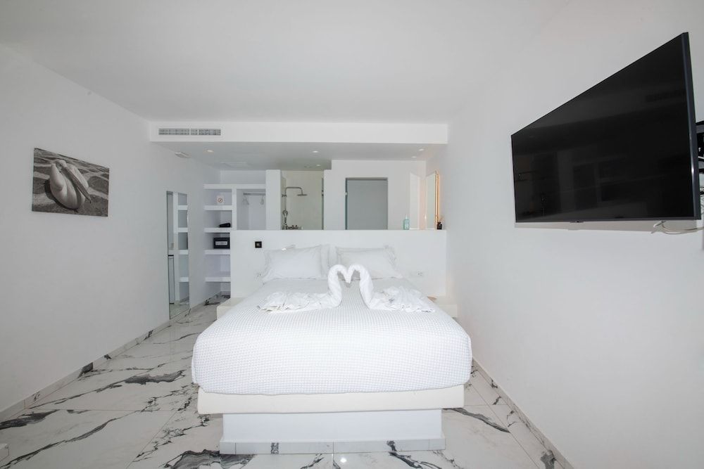 Bianco a Nero Mykonos Economy Room 6