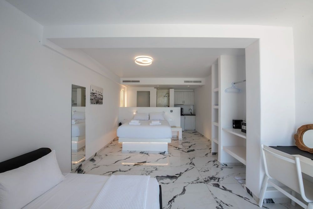 undefined Bianco a Nero Mykonos 6