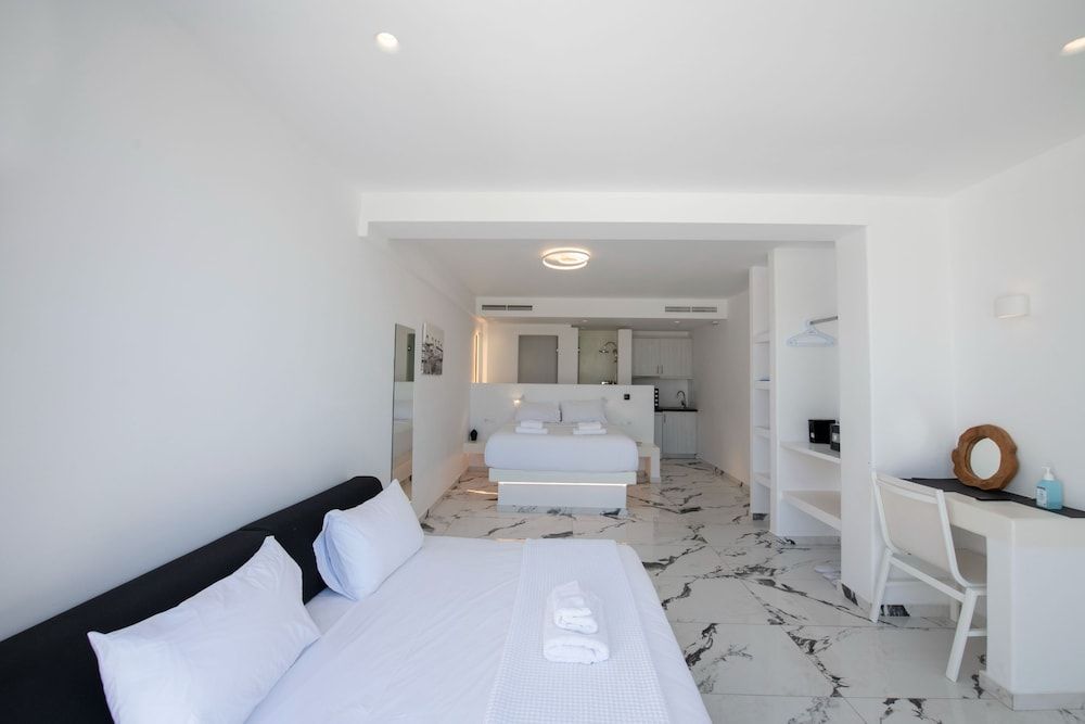 undefined Bianco a Nero Mykonos 7