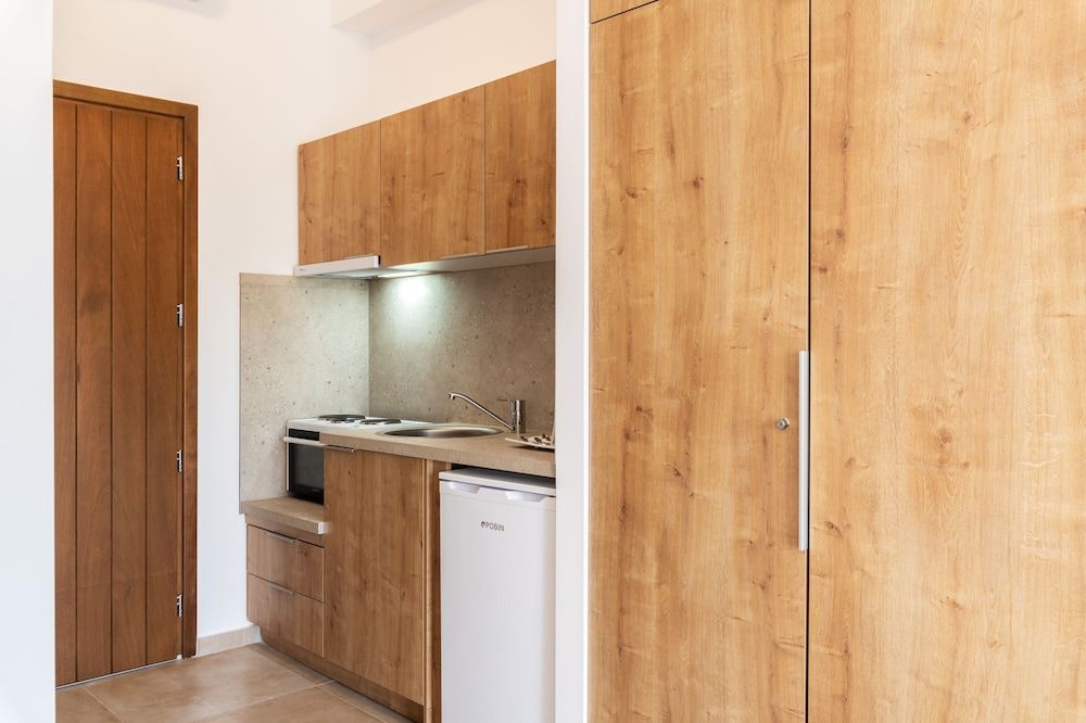 Mykonaki Hotel Room (Just the 2 of Us Room) 4