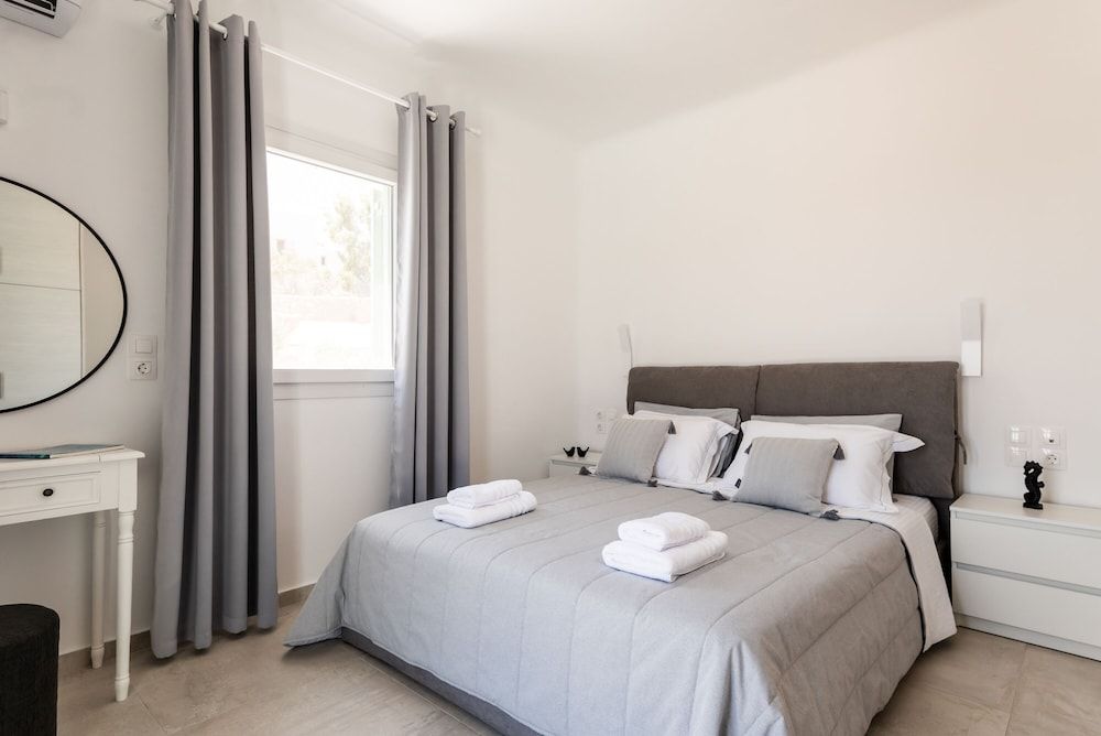 Dioni Villa Mykonos Two Bedroom Villa with Private Pool and Hot Tub Jacuzzi 2