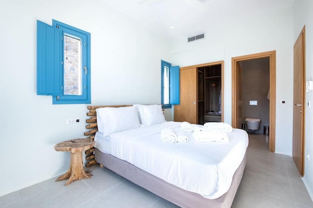 Myko Villa Private Heated Pool on Beach Villa, Smoking 9