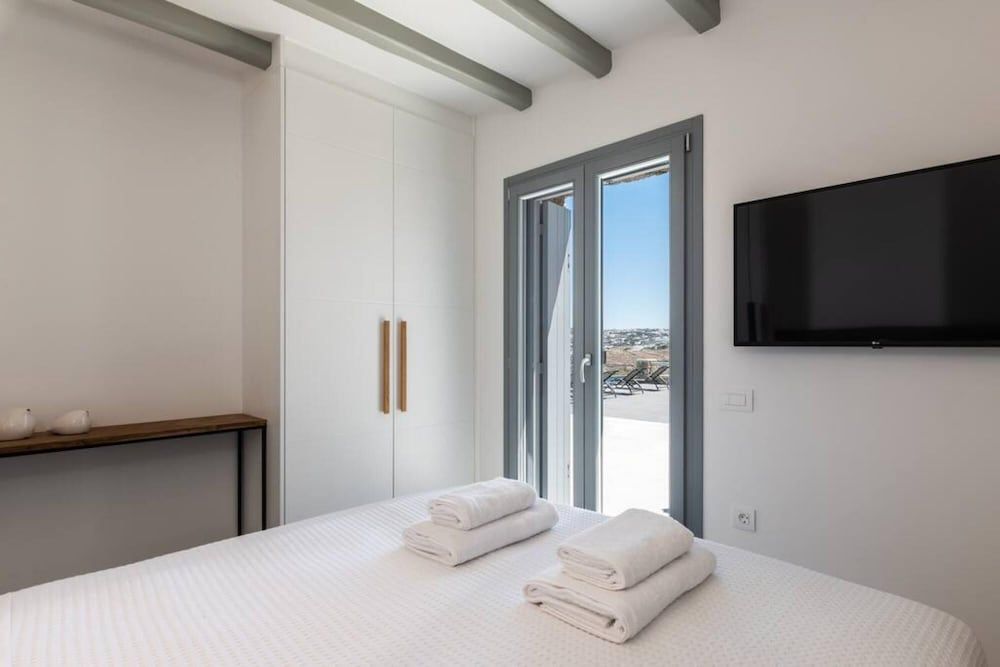 Myko Villa Private Heated Pool on Beach Villa, Smoking 4