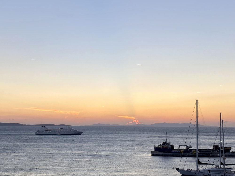 undefined Calistus Mykonos 3