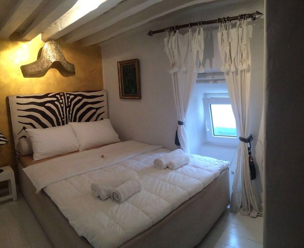 undefined Unique Townhouse at Mykonos Chora 7