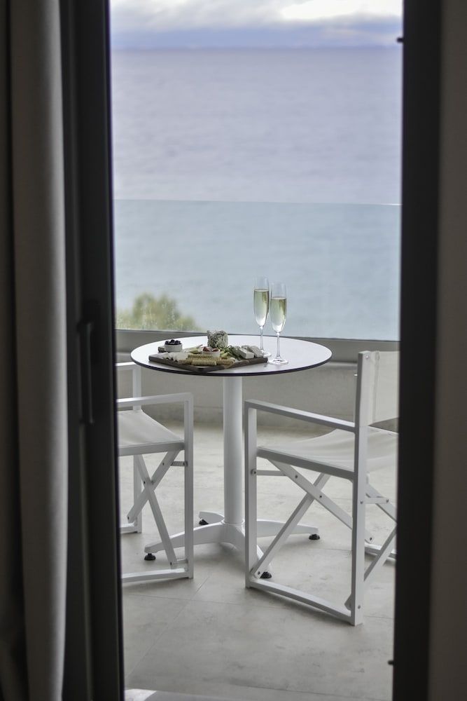 Mythical Coast Wellness Retreat Grand Suite 9