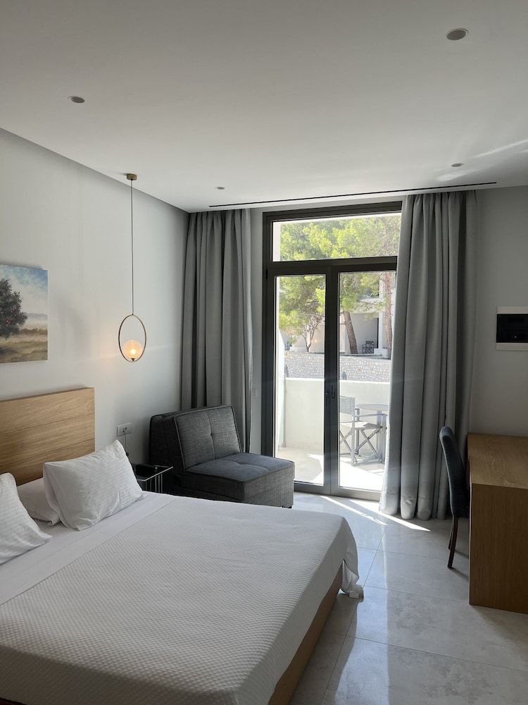 Mythical Coast Wellness Retreat Junior Suite 2