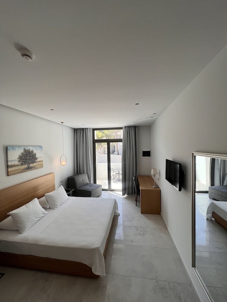 Mythical Coast Wellness Retreat Junior Suite 3