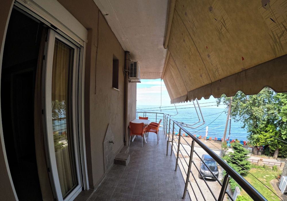 Eleni Kandilari Rooms Panoramic Apartment, Beach View 3