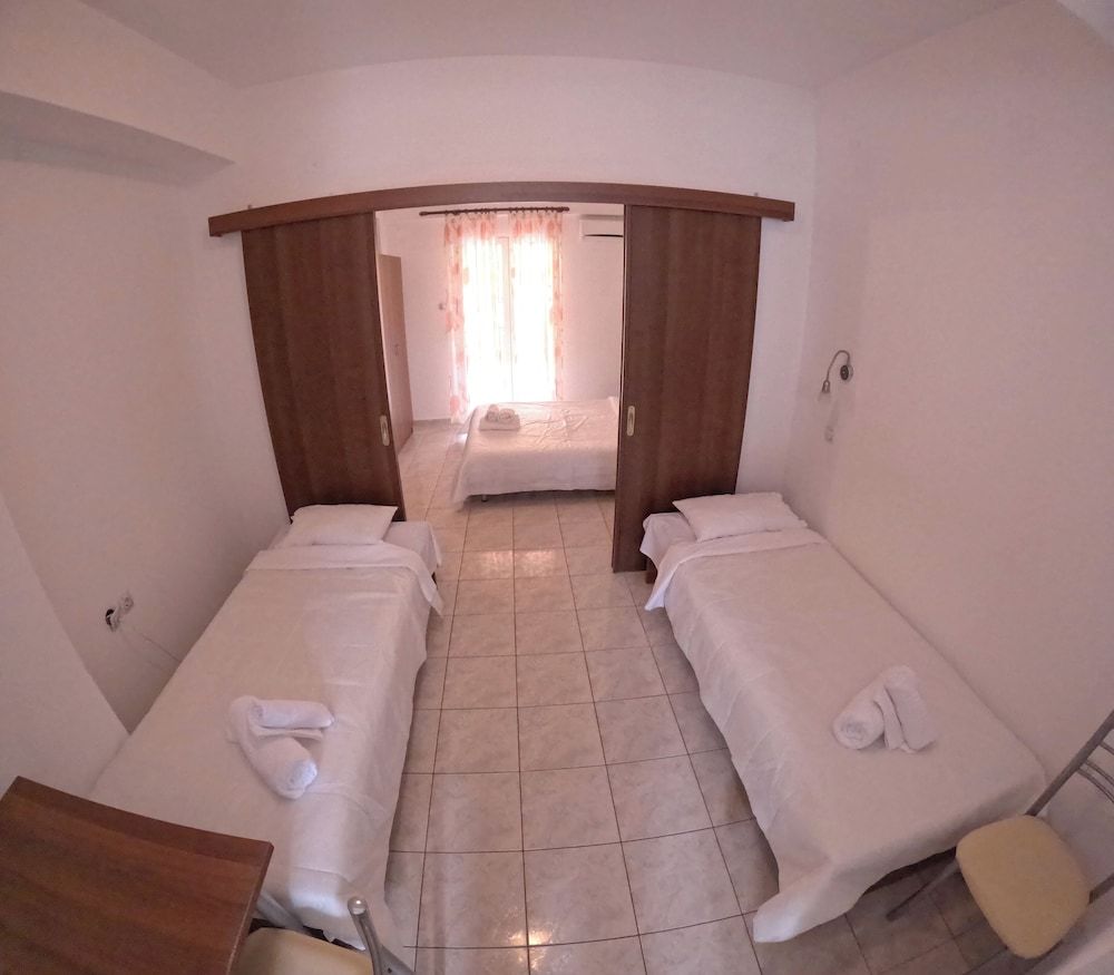 Eleni Kandilari Rooms Apartment, 2 Bedrooms 3