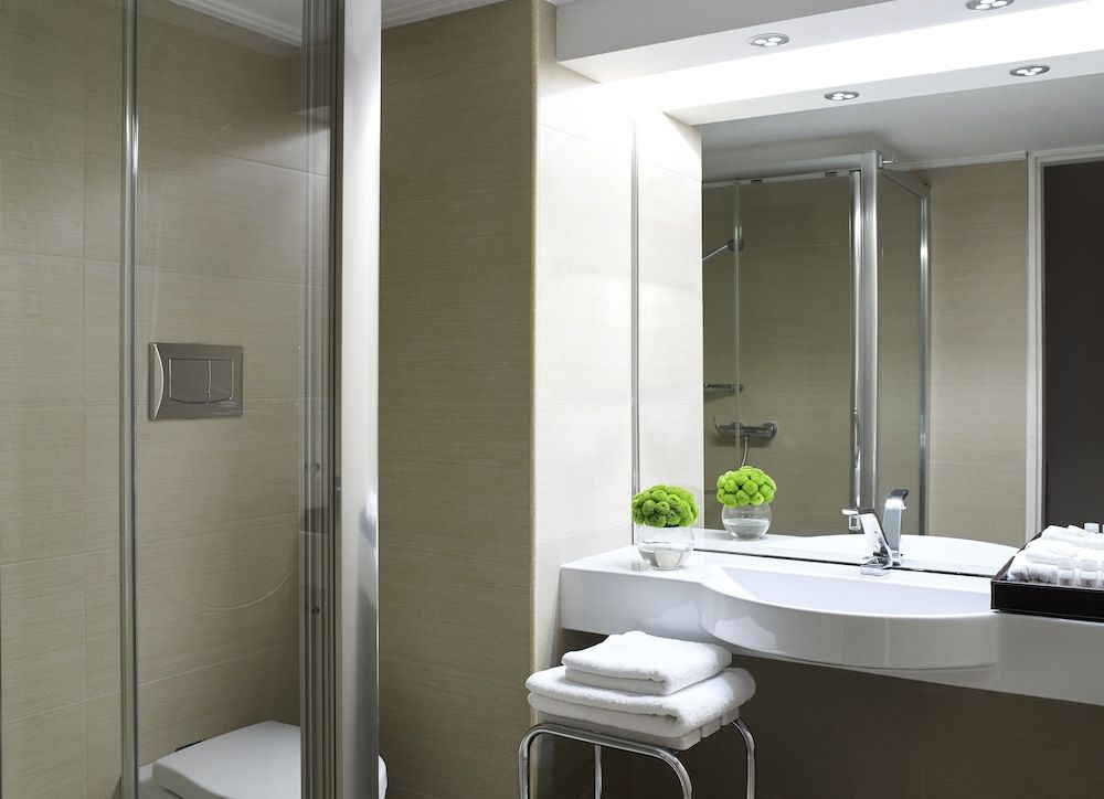 Golden Sun Triple Room 6