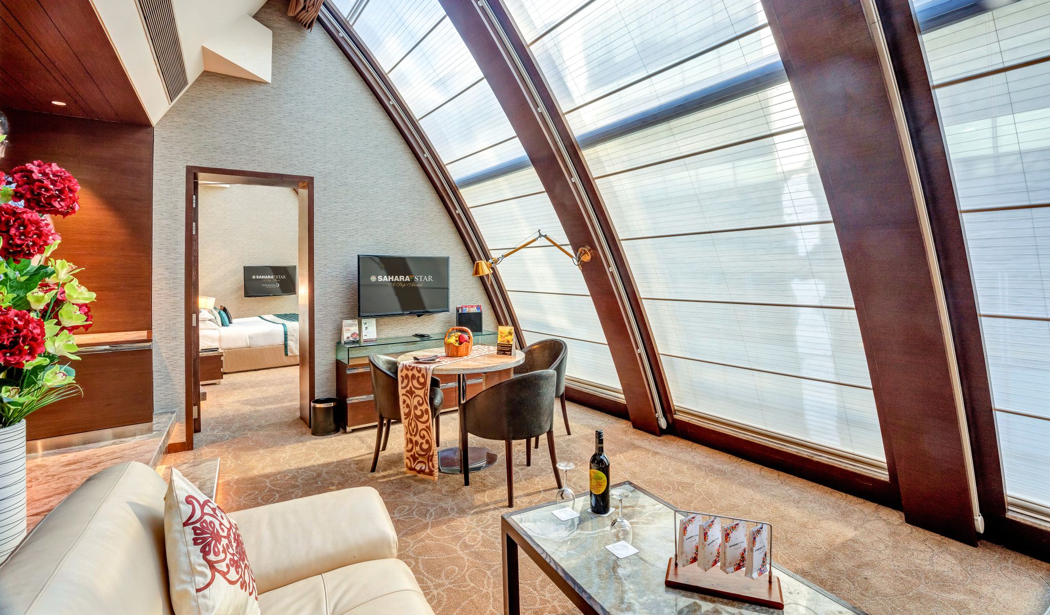 Uranus City (Non-smoking) Suite