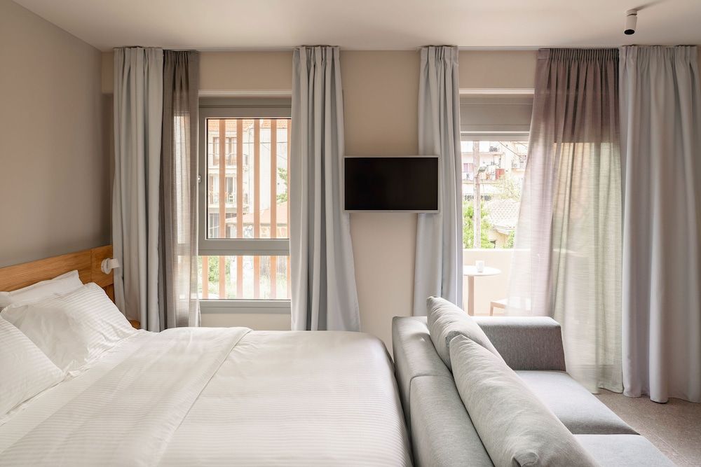 Deluxe Studio Apartment O