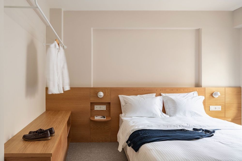 One Bedroom Apartment T