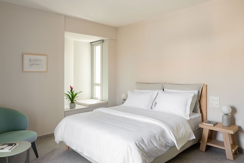 Classic Studio Apartment S