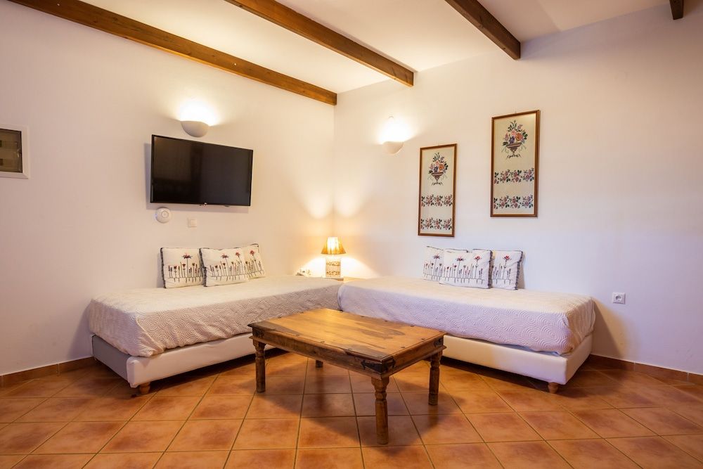 Family Room, Garden View
