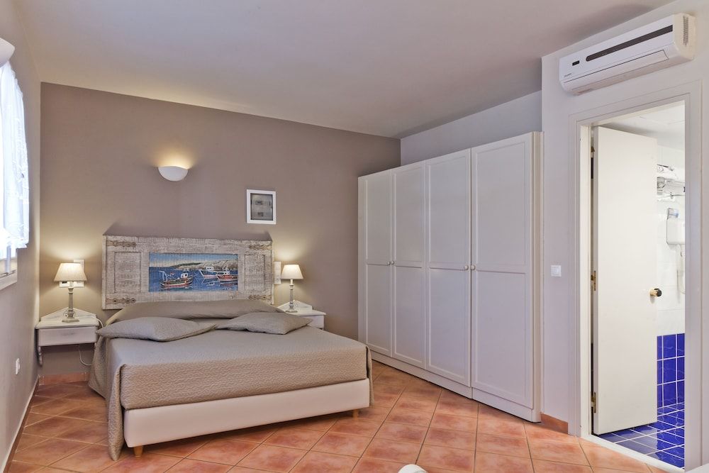 Superior Room, Partial Sea View