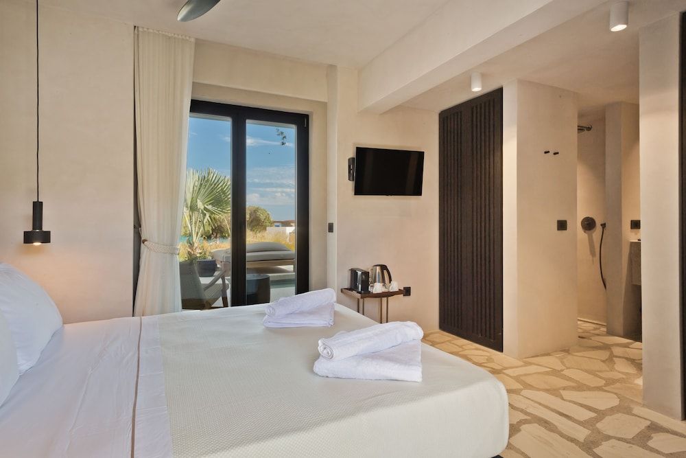 Deluxe Double Room, Swim Up