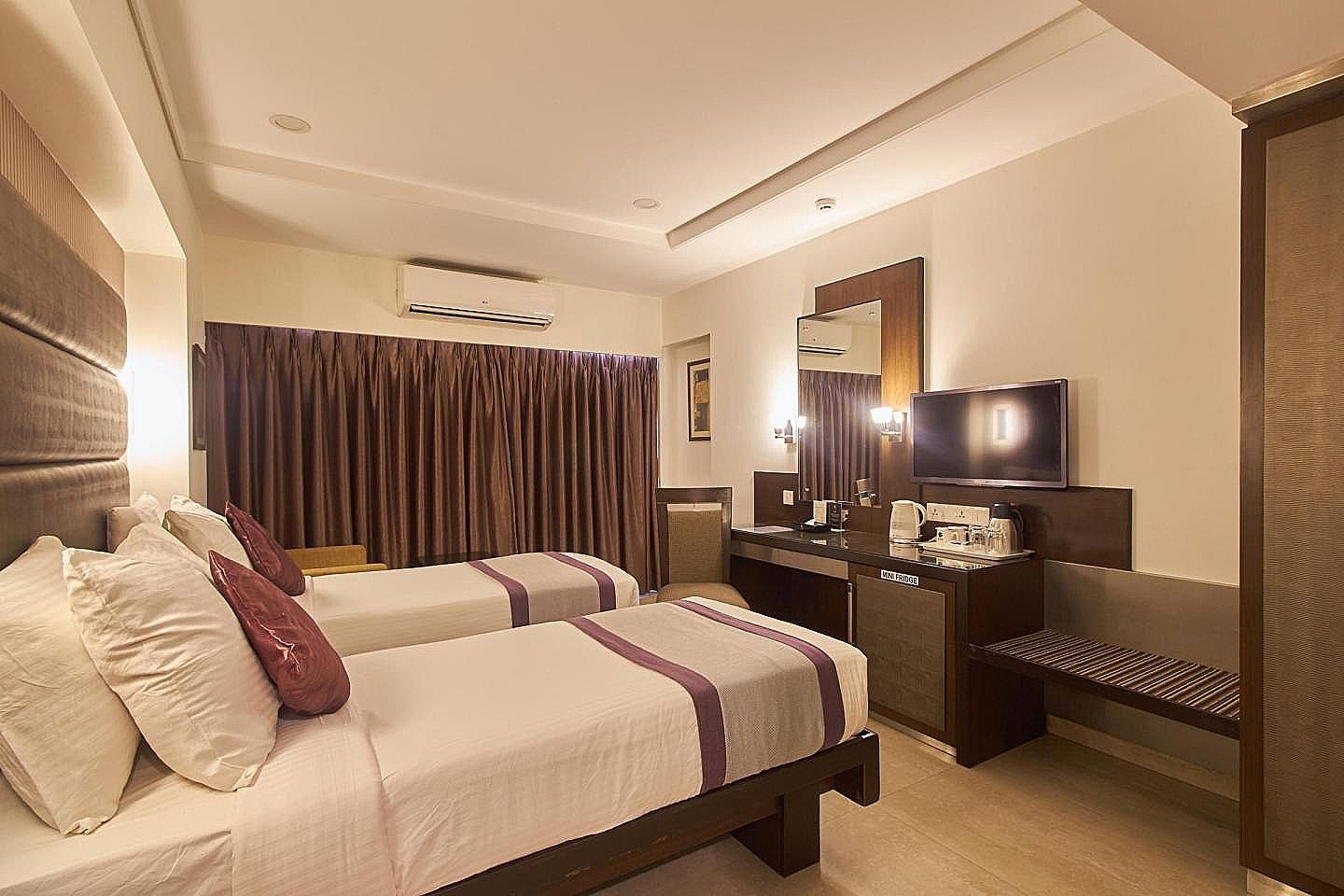 Hotel Suba Galaxy Deluxe Double or Twin Room  6