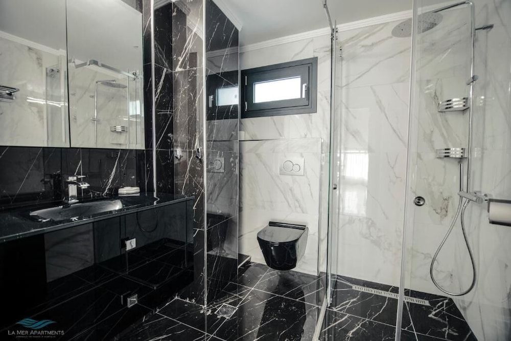 La Mer Apartments Luxury Suite, Sea View 8