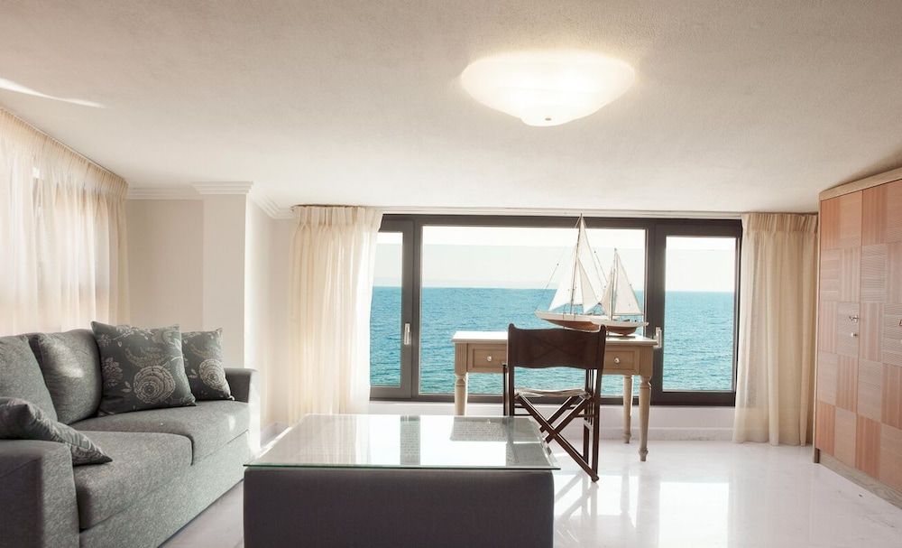 La Mer Apartments Luxury Suite, Sea View 15