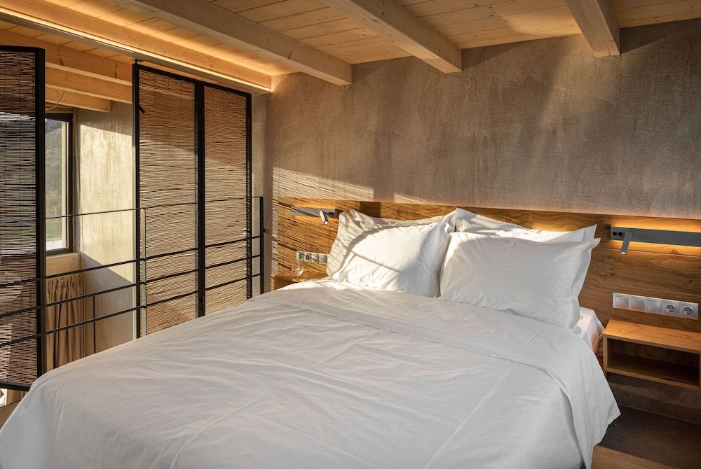 Etheres Senior Villa, Private Pool, Mountain View 3