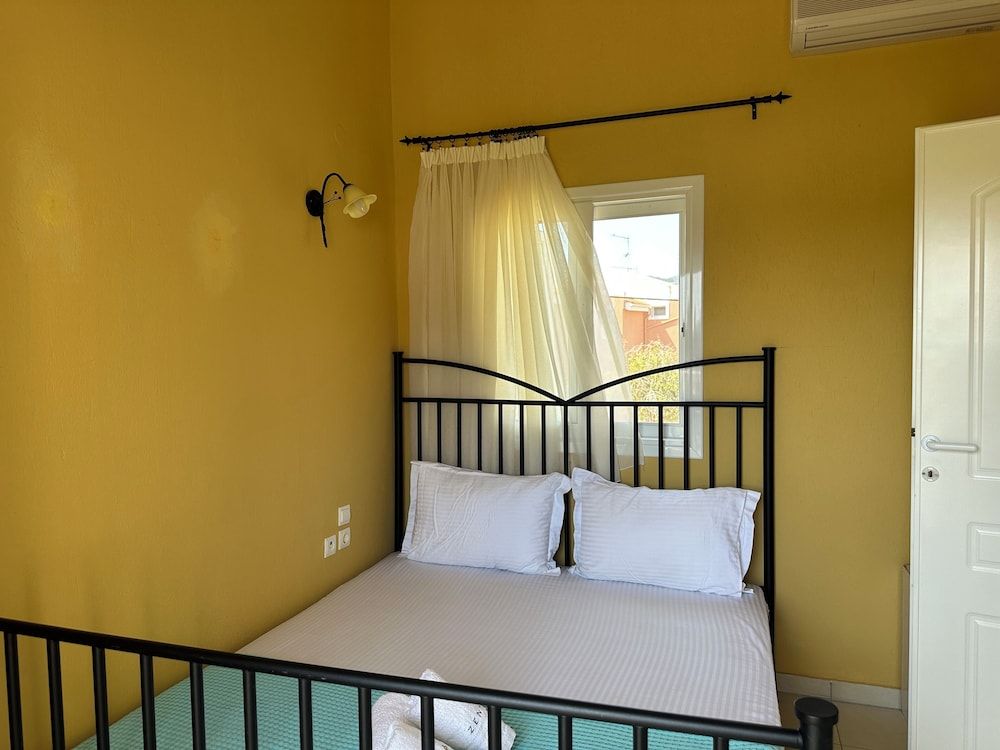 House, 3 Bedrooms, Balcony, Garden View