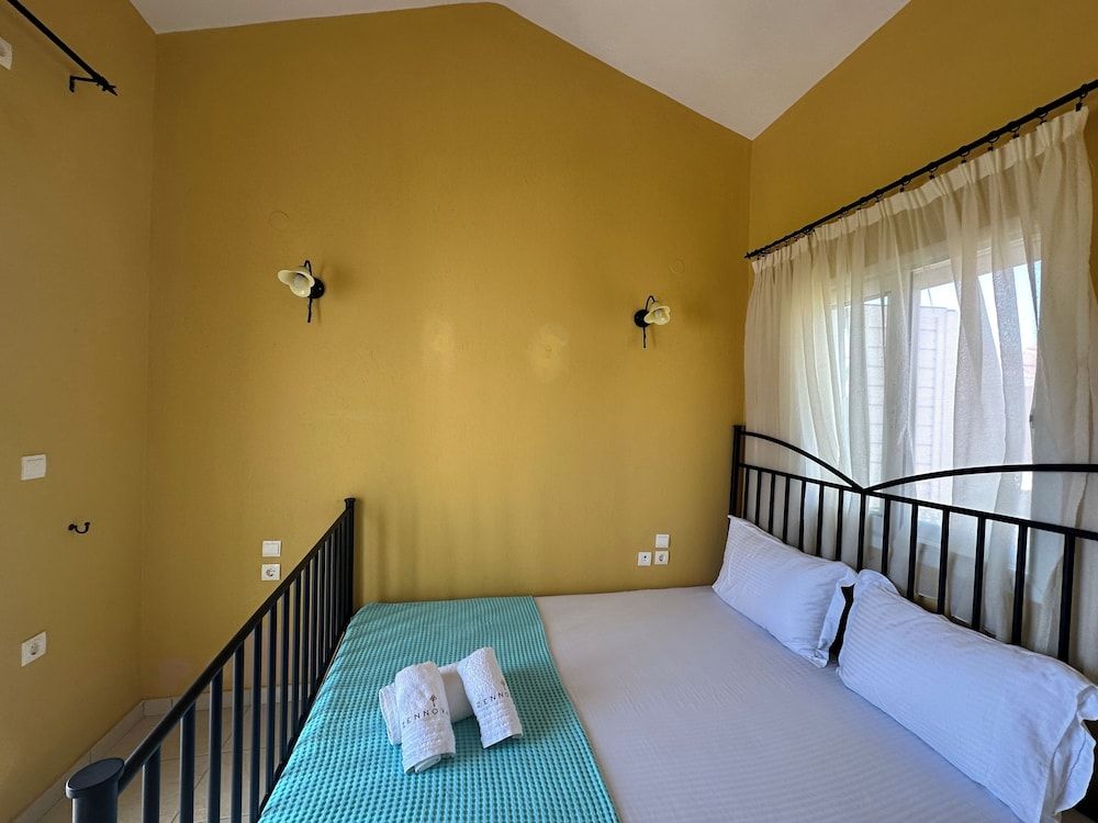 House, 3 Bedrooms, Balcony, Garden View