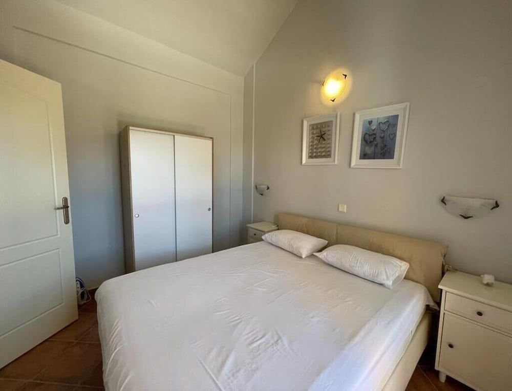House, 3 Bedrooms, Balcony, Garden View