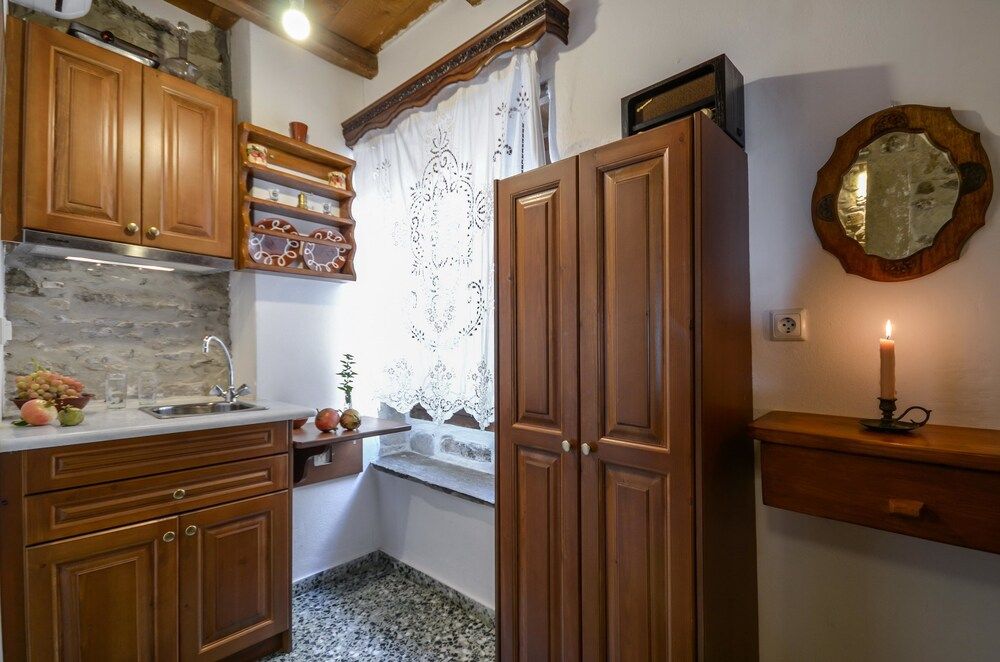 Studio (1 Adult)