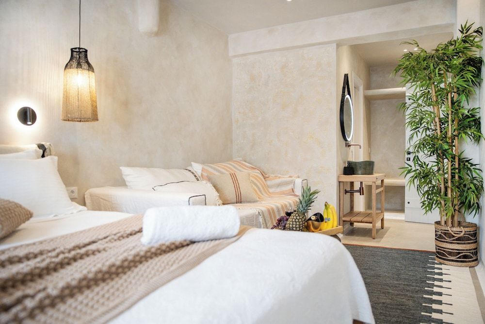 Superior suite with king size bed