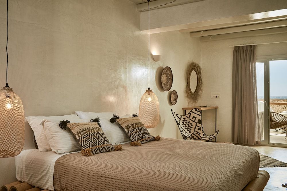 Deluxe Suite, Jetted Tub, Sea View (Upper Floor)