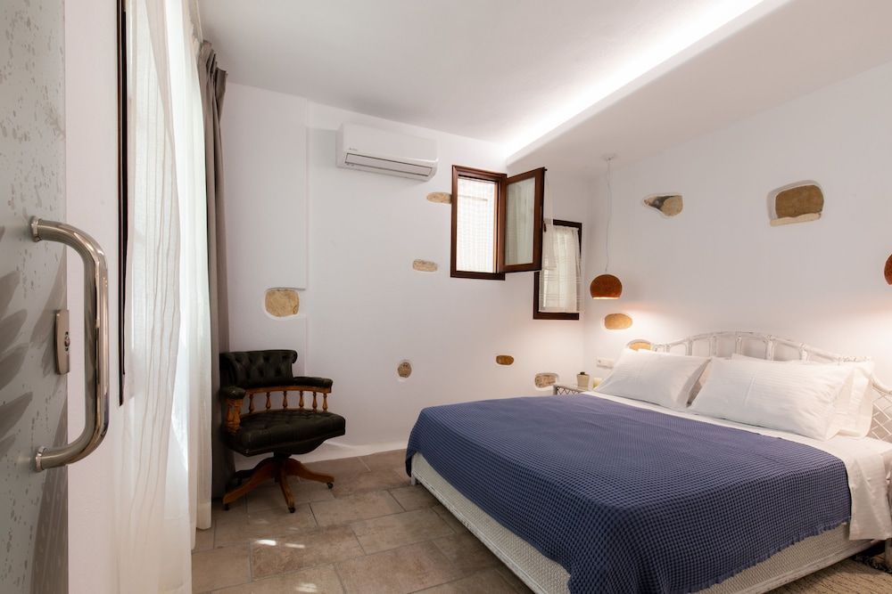 Arco Naxos Luxury Apartments Executive Apartment, Courtyard View