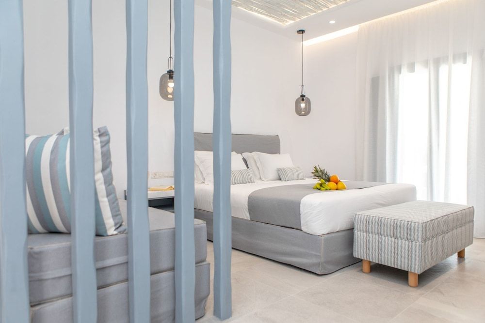 Crystal Mare Suites