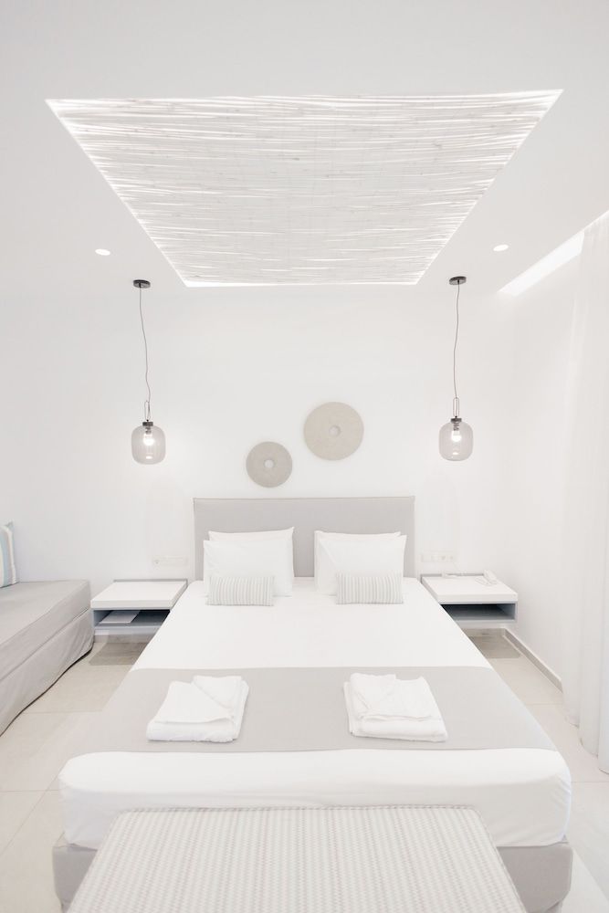 Crystal Mare Suites