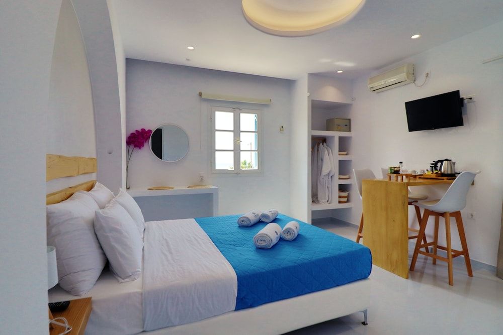 Junior Studio Suite, 1 Queen Bed, Beach View