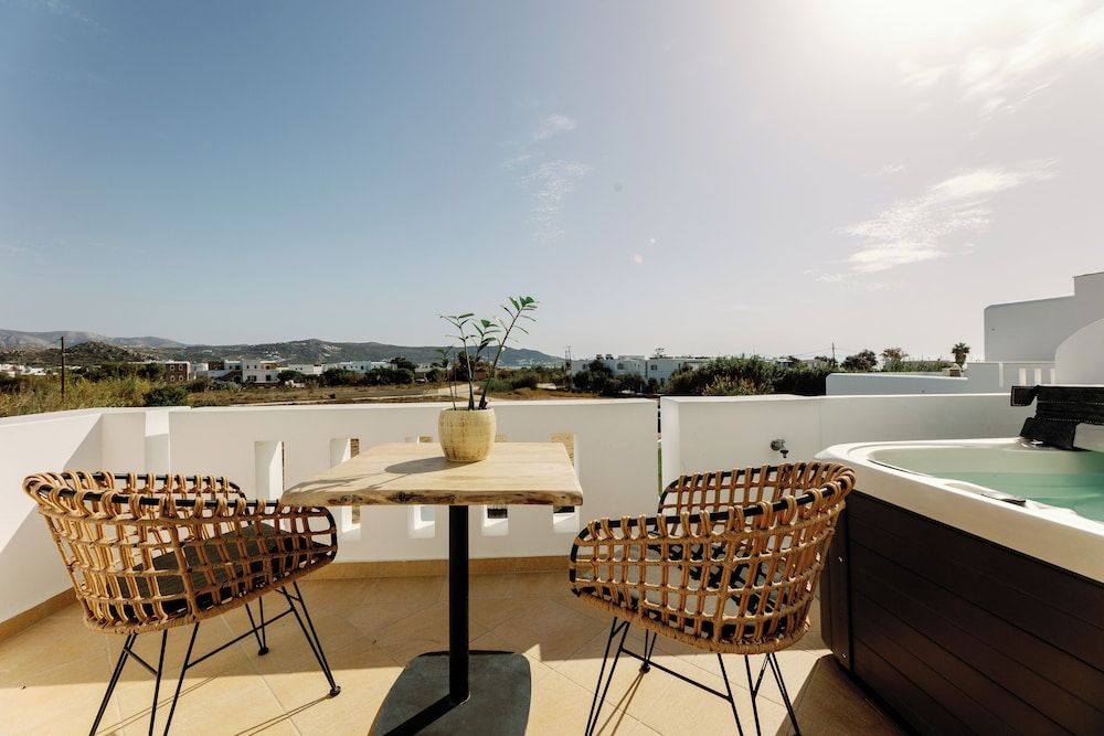 Aegean Palace Luxury Suite with Private Jacuzzi 6