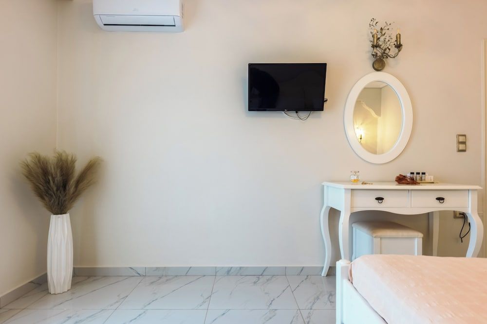 Aegean Palace Grand Suite, Private Pool 6