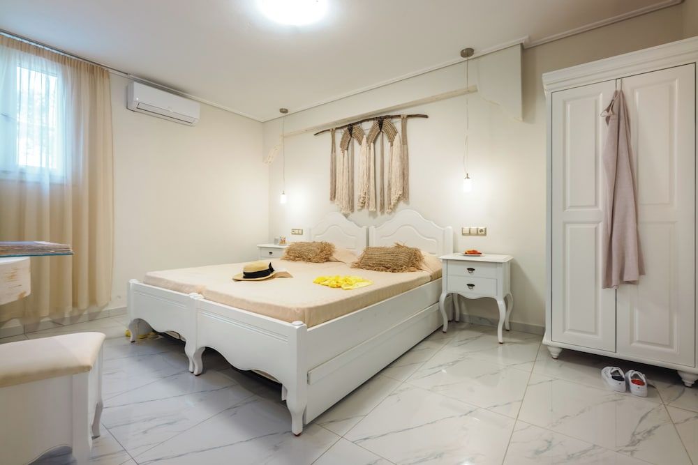 Aegean Palace Grand Suite, Private Pool 4
