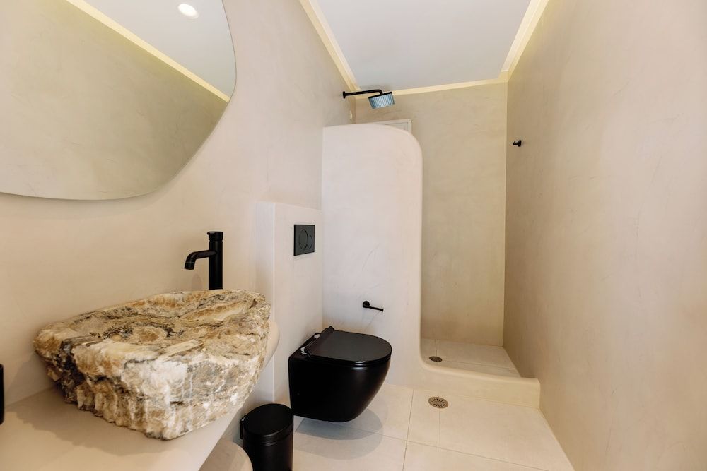 Aegean Palace Luxury Suite with Private Jacuzzi 7