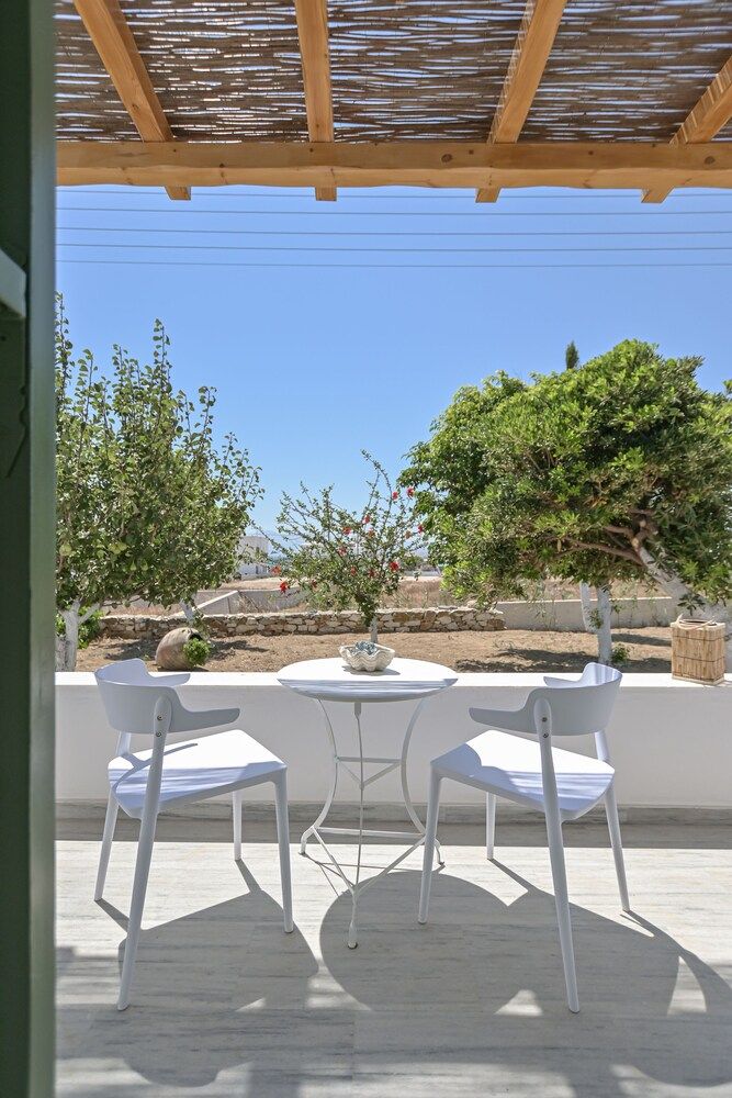 Naxian Garden of Senses Basic Studio, Non Smoking, Garden View 11