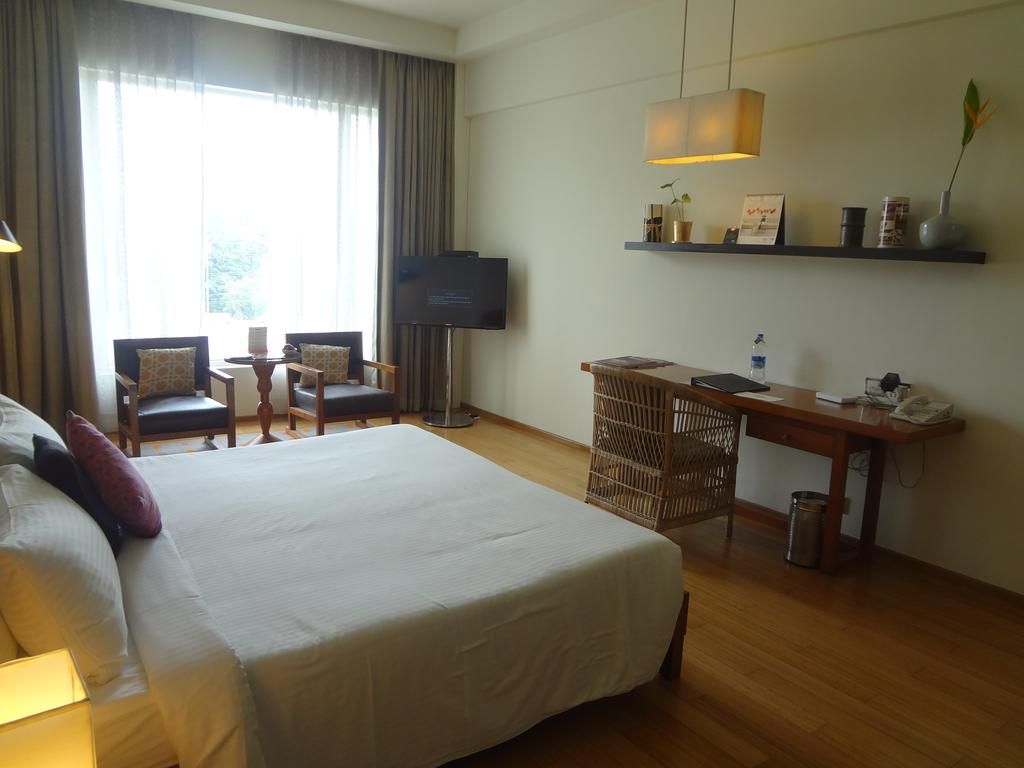 The Park Navi Mumbai Superior Room 4