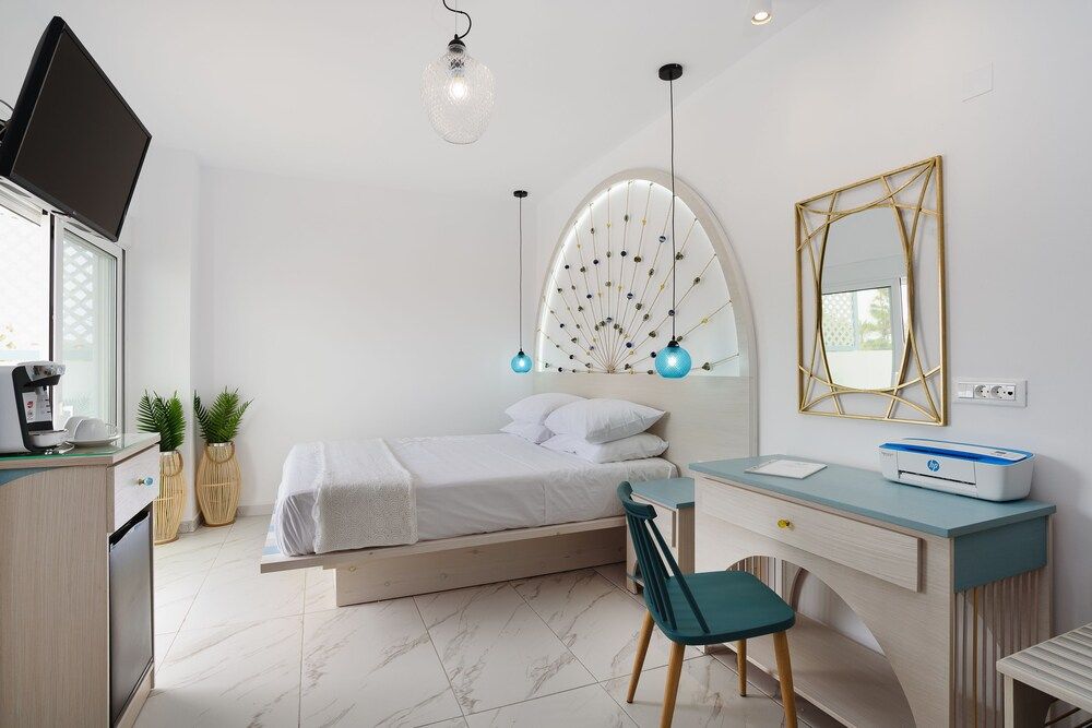Suite, Sea View